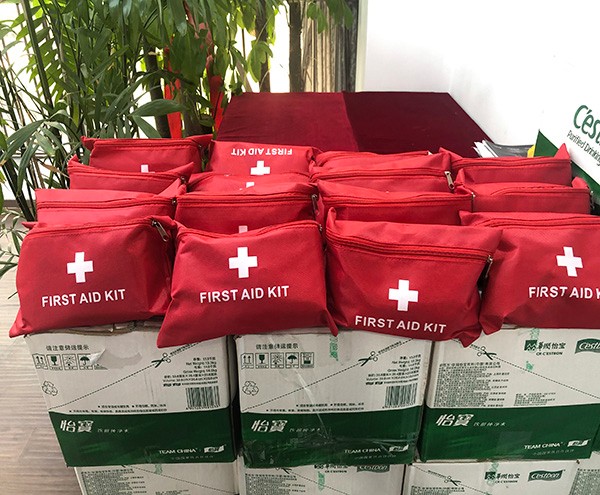 “情系员工 夏送清凉